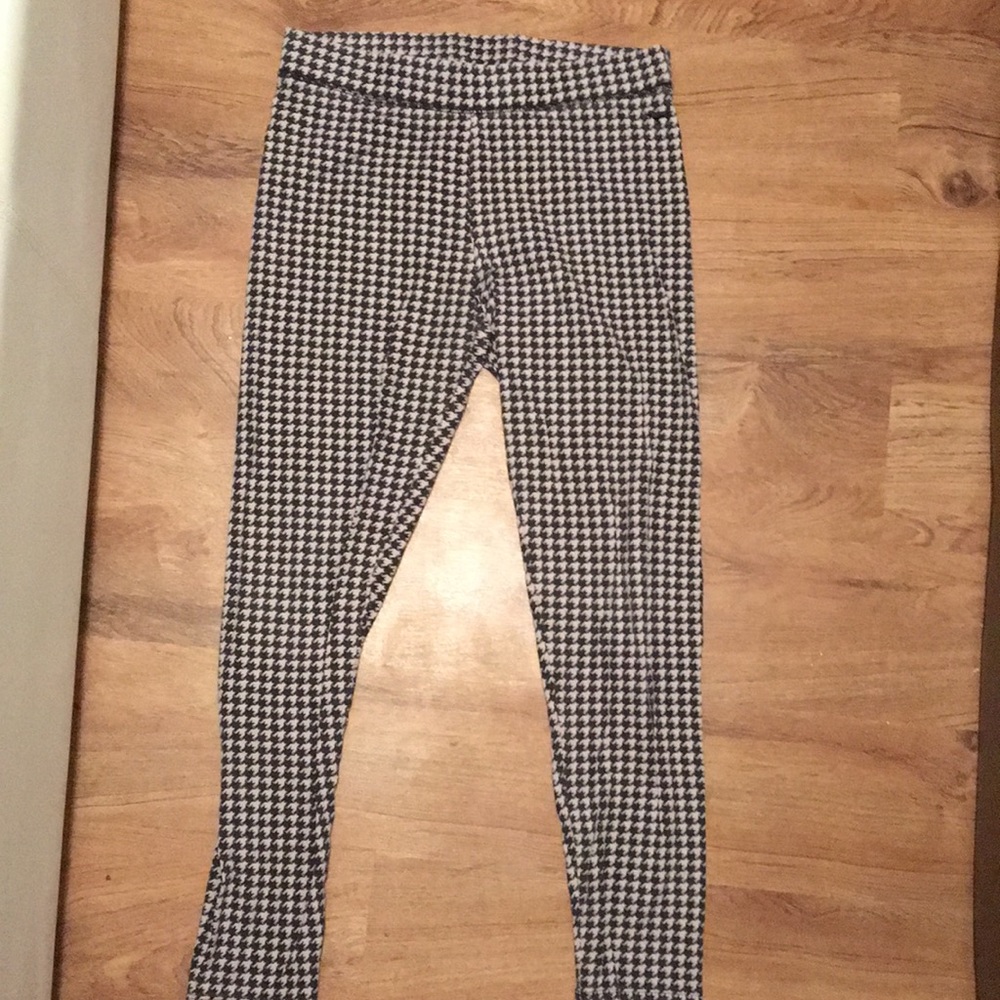 PINK Victoria’s Secret Houndstooth Leggings